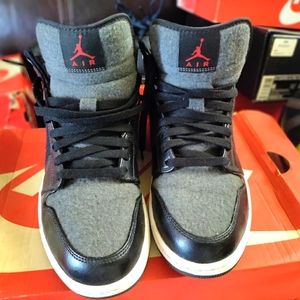 Air Jordan 1 Mid Winterized